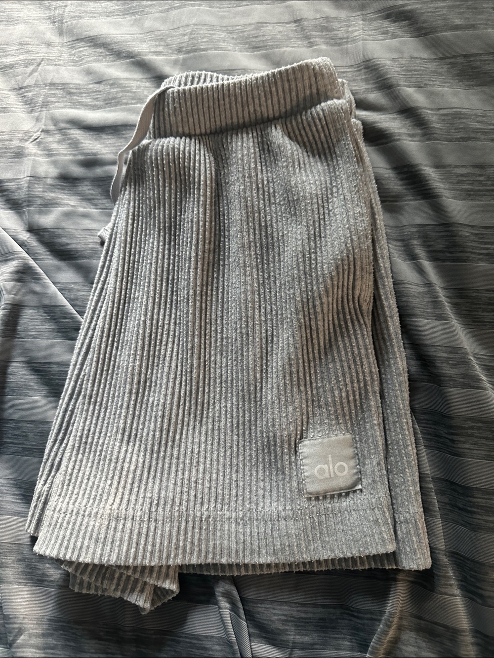 ALO Yoga Light Gray Ribbed Lounge Shorts MUSE worn once XS